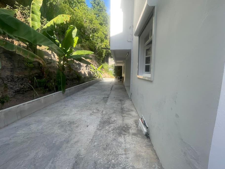 Kay Johanna Les Abymes Exterior photo